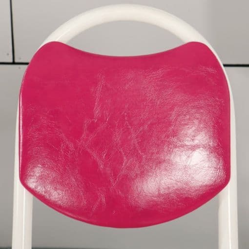 折りたたみ椅子 曲線美の軽量金属折りたたみ椅子