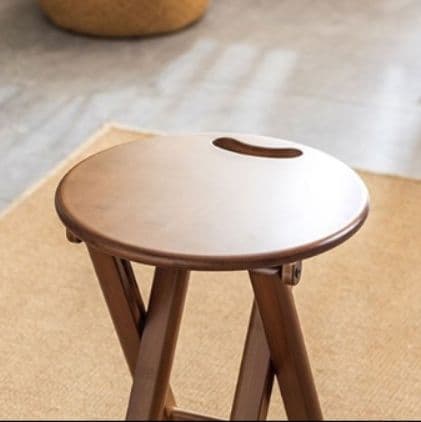 折りたたみ椅子 まあるい木の折りたたみ椅子