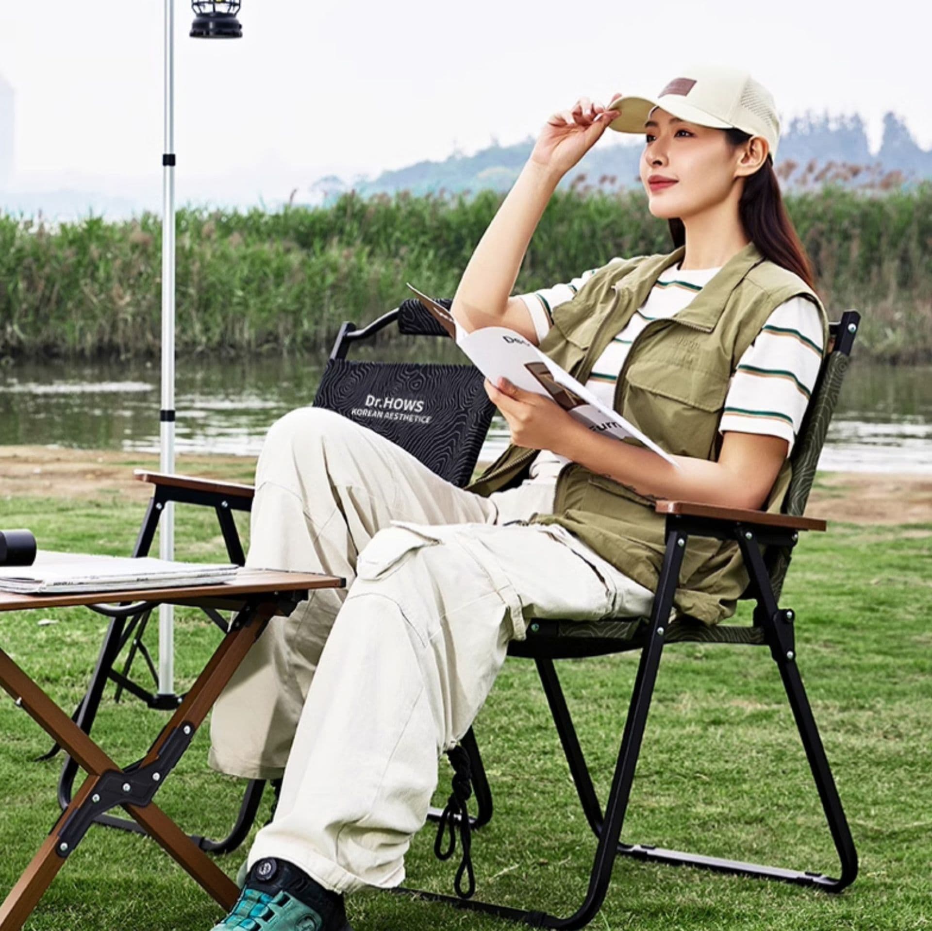 折りたたみ椅子 アームレスト付き 軽量 & コンパクトラウンジチェア 