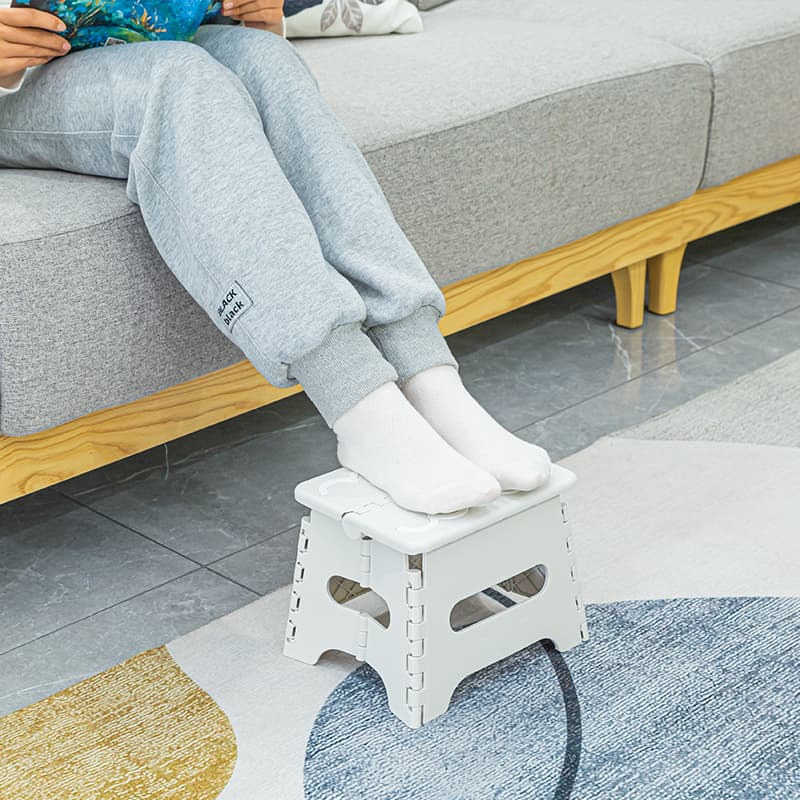 折りたたみ椅子 コンパクト収納できる携帯踏み台