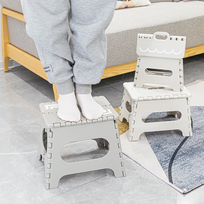 折りたたみ椅子 コンパクト収納できる携帯踏み台