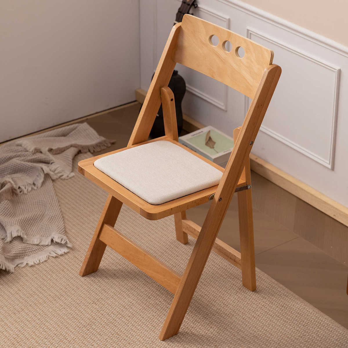 折りたたみ椅子 丸窓デザイン木製折りたたみ椅子
