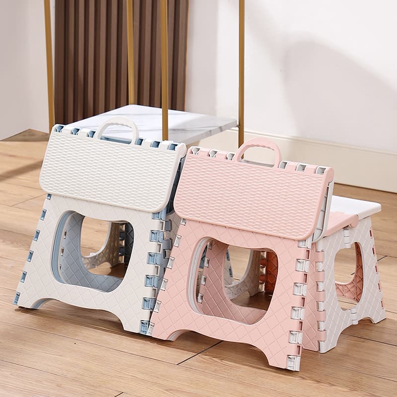 折りたたみ椅子 コンパクト収納できる軽量携帯スツール